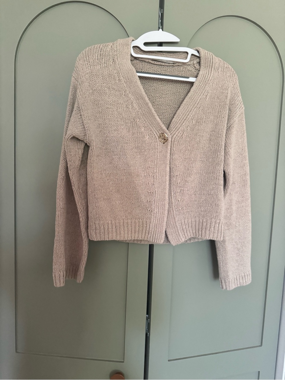 Abercrombie & Fitch Light Beige V-Neck Cropped Cardigan